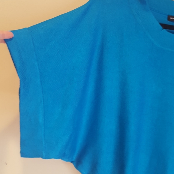 The Limited Knitted Tops - Picture 2 of 3